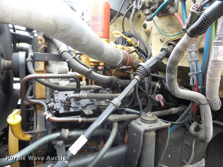 image for item DD2043 2002 GMC 7500 vacuum truck