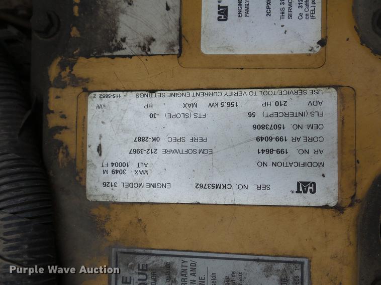 image for item DD2043 2002 GMC 7500 vacuum truck