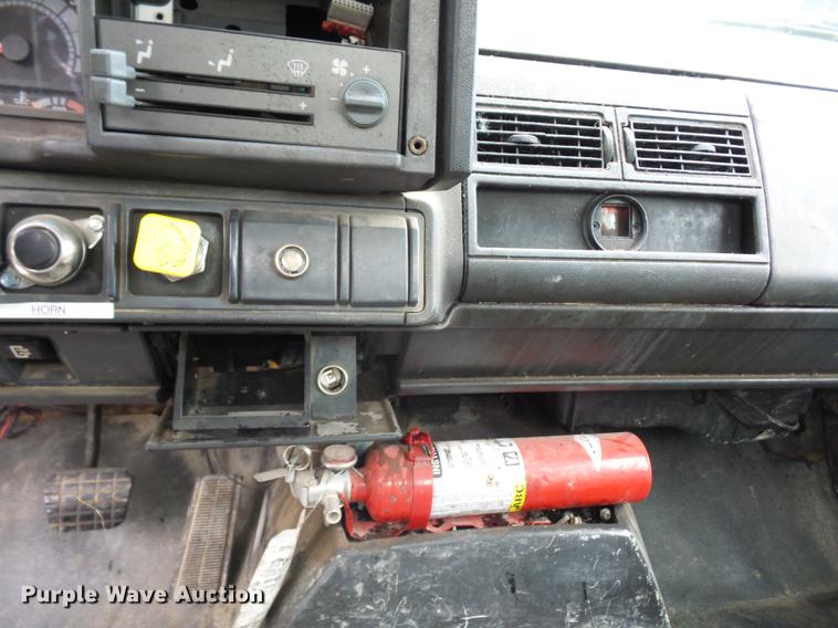 image for item DD2043 2002 GMC 7500 vacuum truck