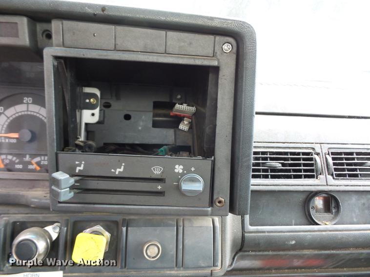 image for item DD2043 2002 GMC 7500 vacuum truck