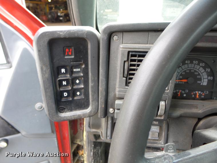 image for item DD2043 2002 GMC 7500 vacuum truck