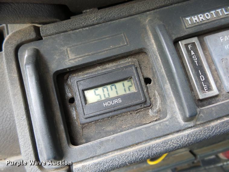 image for item DD2043 2002 GMC 7500 vacuum truck