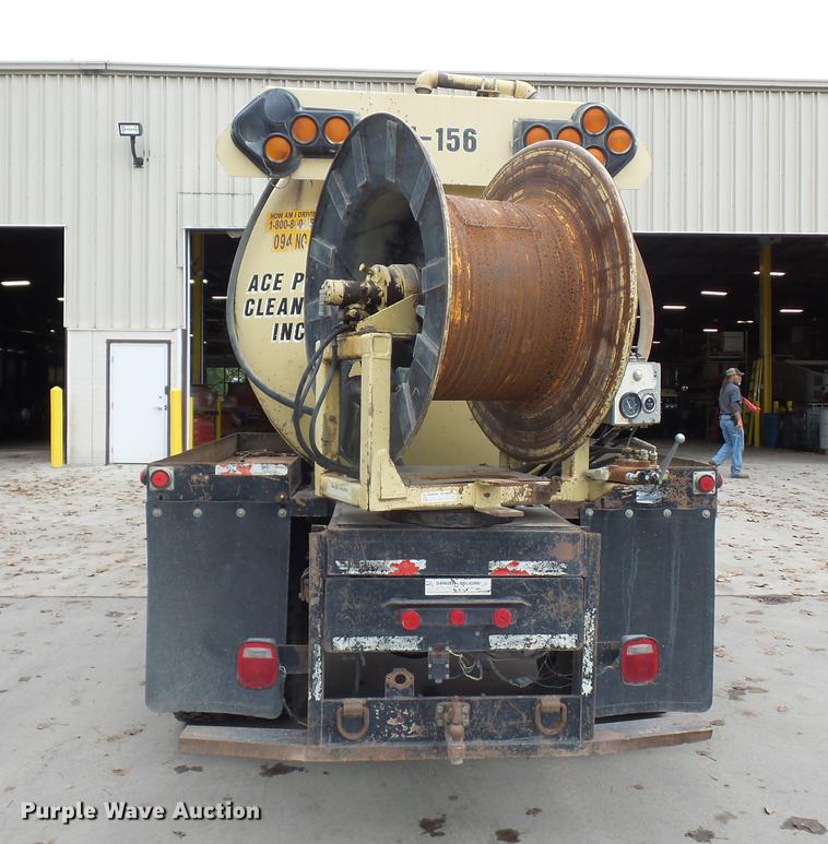 image for item DD2048 1998 GMC C7500 vacuum truck