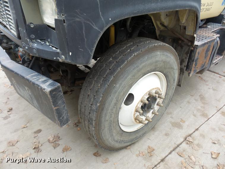 image for item DD2048 1998 GMC C7500 vacuum truck