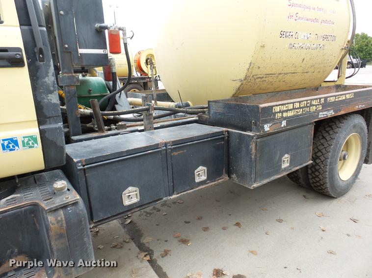 image for item DD2048 1998 GMC C7500 vacuum truck