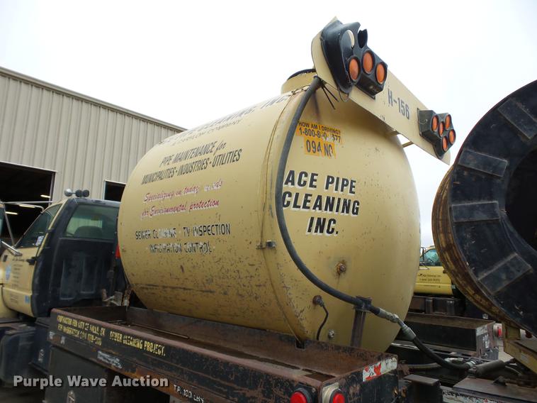 image for item DD2048 1998 GMC C7500 vacuum truck