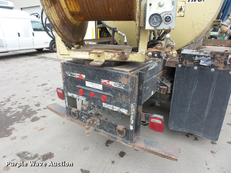 image for item DD2048 1998 GMC C7500 vacuum truck