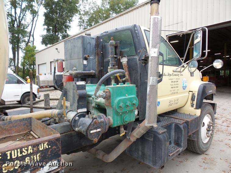 image for item DD2048 1998 GMC C7500 vacuum truck