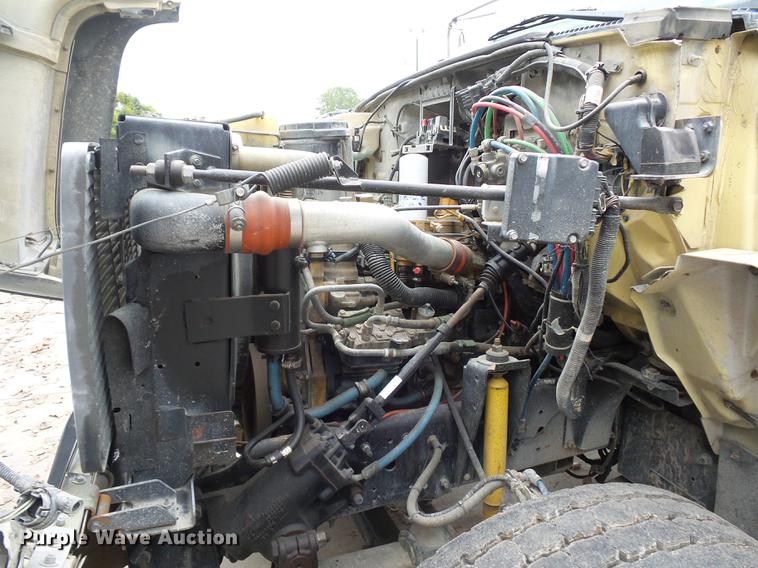 image for item DD2048 1998 GMC C7500 vacuum truck