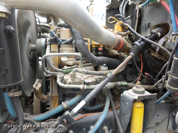 image for item DD2048 1998 GMC C7500 vacuum truck