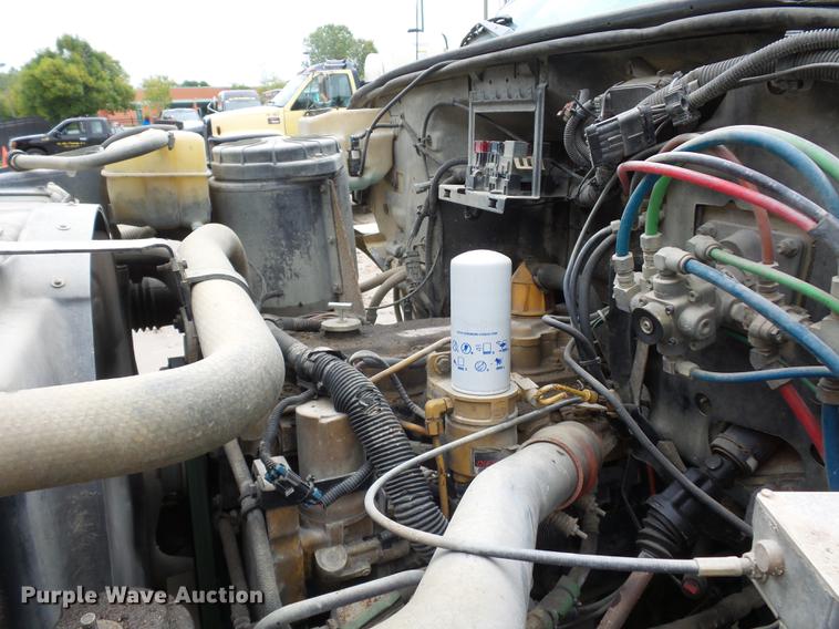 image for item DD2048 1998 GMC C7500 vacuum truck