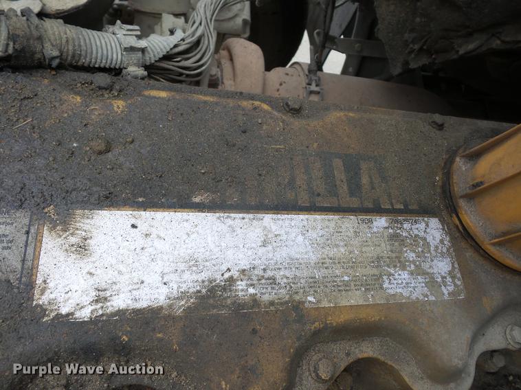 image for item DD2048 1998 GMC C7500 vacuum truck