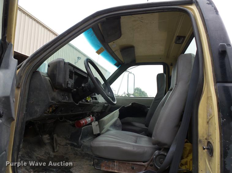 image for item DD2048 1998 GMC C7500 vacuum truck