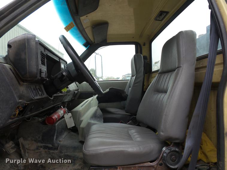 image for item DD2048 1998 GMC C7500 vacuum truck