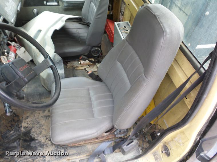 image for item DD2048 1998 GMC C7500 vacuum truck