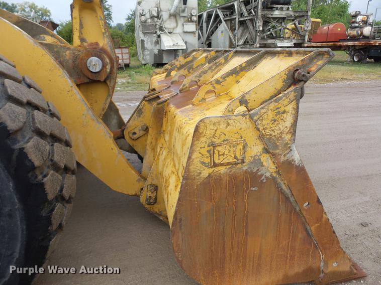 image for item DD2058 1998 Caterpillar 966F wheel loader