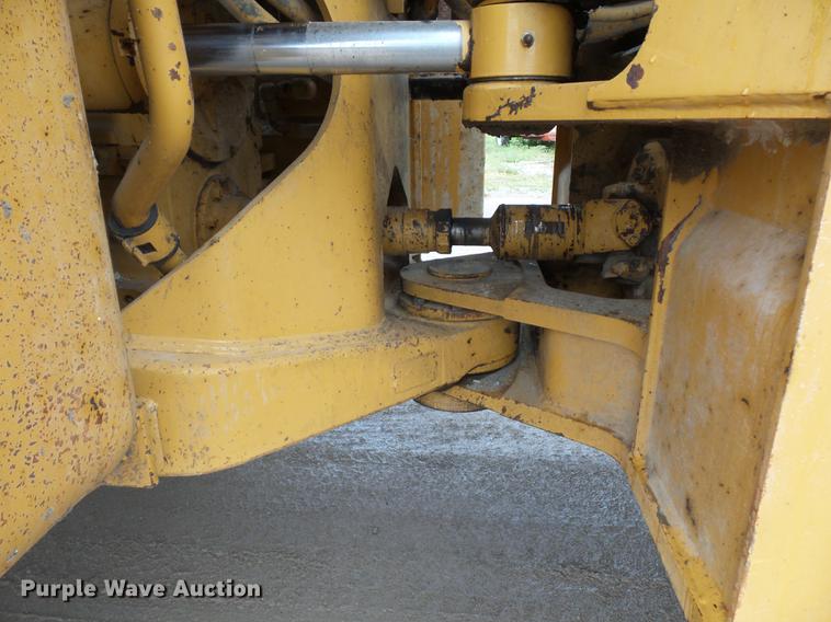 image for item DD2058 1998 Caterpillar 966F wheel loader