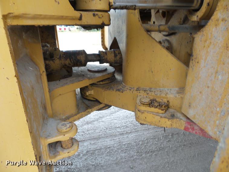 image for item DD2058 1998 Caterpillar 966F wheel loader