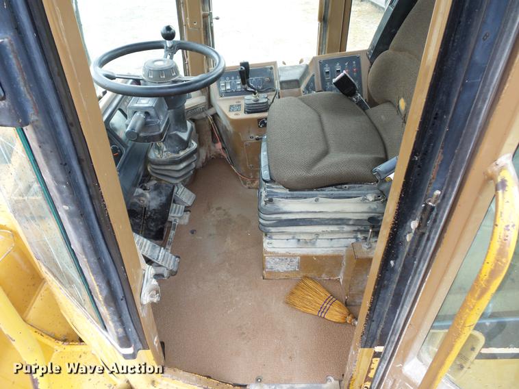 image for item DD2058 1998 Caterpillar 966F wheel loader