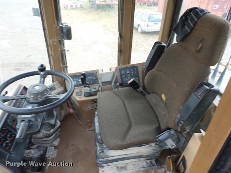 image for item DD2058 1998 Caterpillar 966F wheel loader