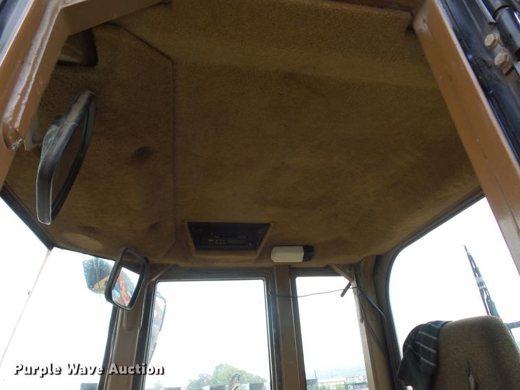 image for item DD2058 1998 Caterpillar 966F wheel loader