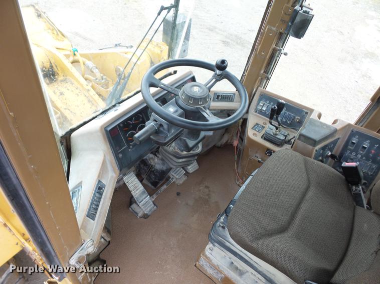 image for item DD2058 1998 Caterpillar 966F wheel loader