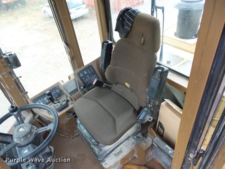 image for item DD2058 1998 Caterpillar 966F wheel loader