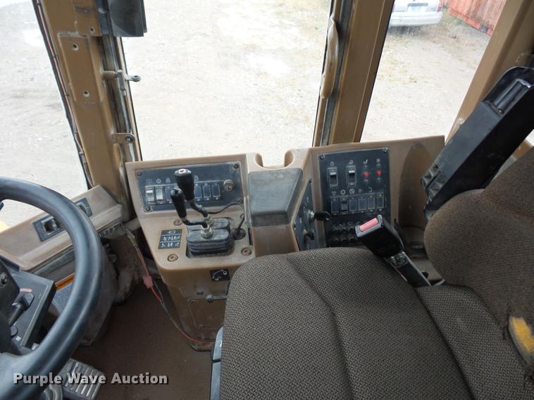 image for item DD2058 1998 Caterpillar 966F wheel loader