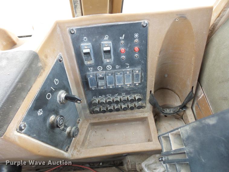 image for item DD2058 1998 Caterpillar 966F wheel loader