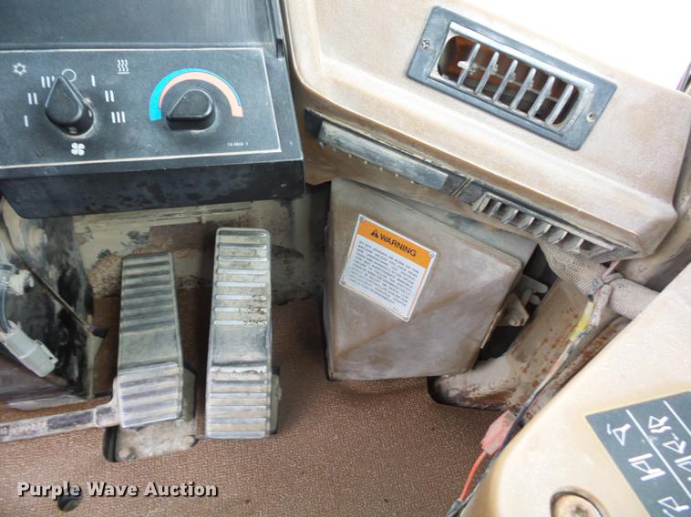 image for item DD2058 1998 Caterpillar 966F wheel loader