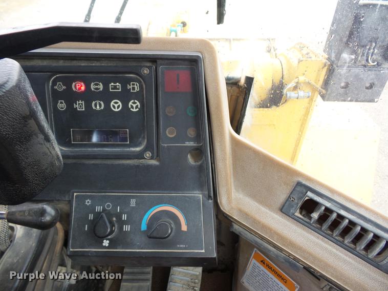 image for item DD2058 1998 Caterpillar 966F wheel loader