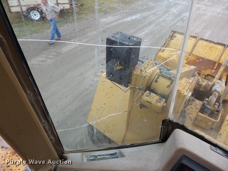 image for item DD2058 1998 Caterpillar 966F wheel loader