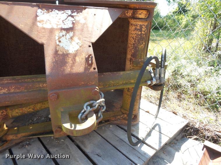 image for item DD2077 Clamshell bucket