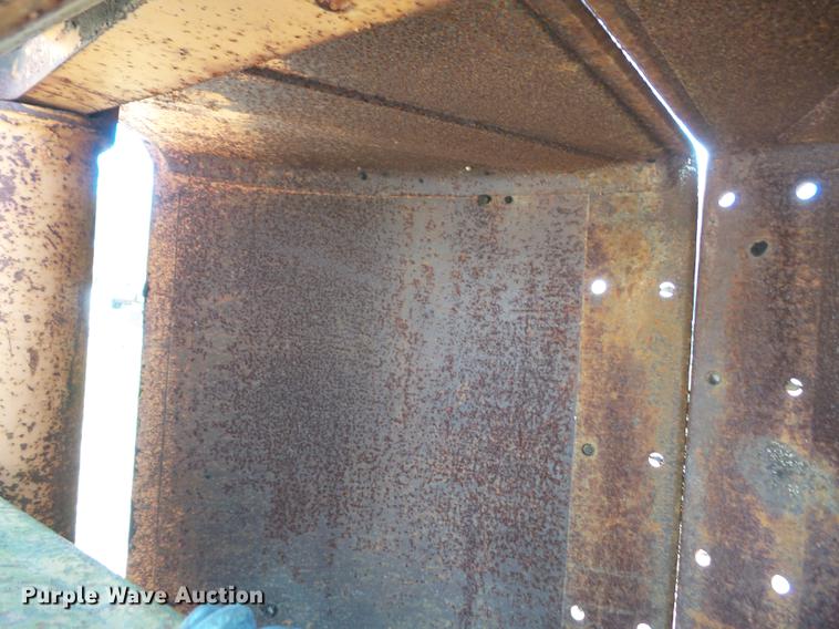 image for item DD2077 Clamshell bucket