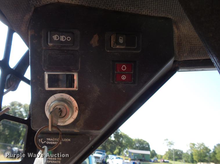 image for item DD2111 1998 Bobcat 763 skid steer