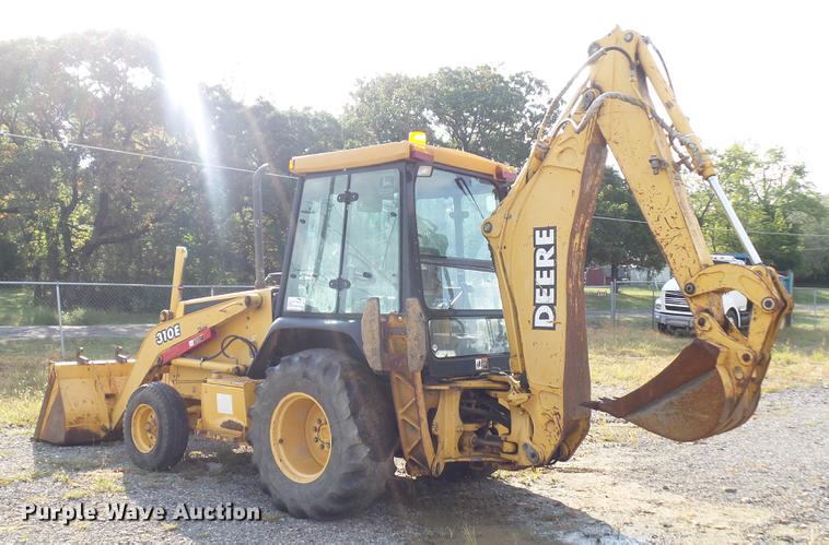 image for item DD2118 1997 John Deere 310E backhoe