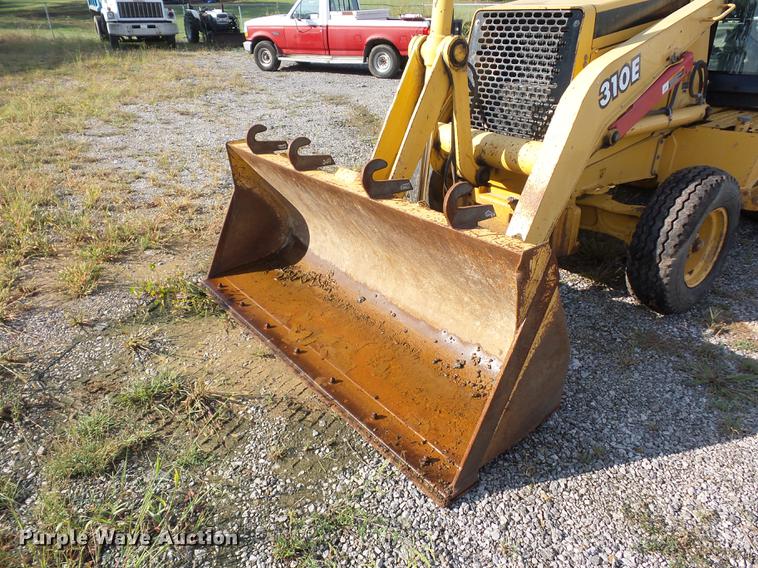image for item DD2118 1997 John Deere 310E backhoe