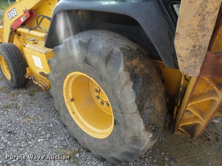 image for item DD2118 1997 John Deere 310E backhoe
