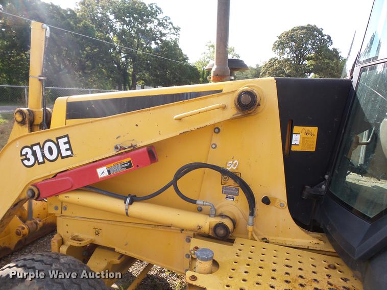 image for item DD2118 1997 John Deere 310E backhoe