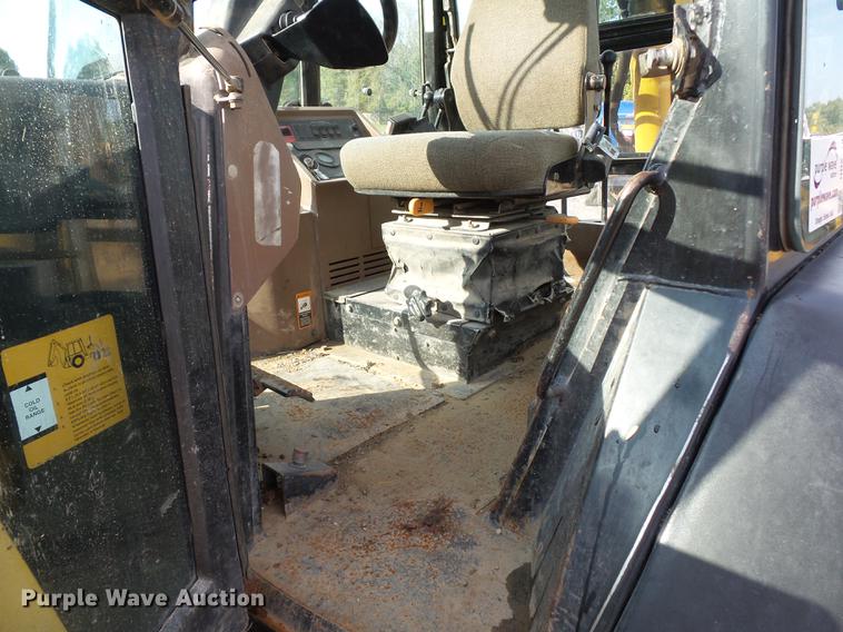 image for item DD2118 1997 John Deere 310E backhoe