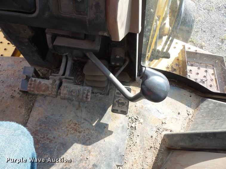 image for item DD2118 1997 John Deere 310E backhoe