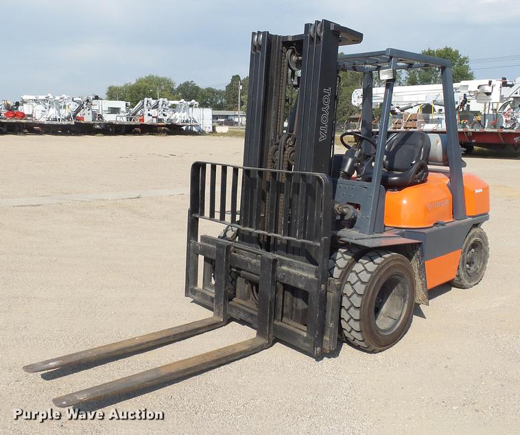 image for item DH9720 1997 Toyota forklift