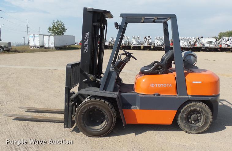 image for item DH9720 1997 Toyota forklift