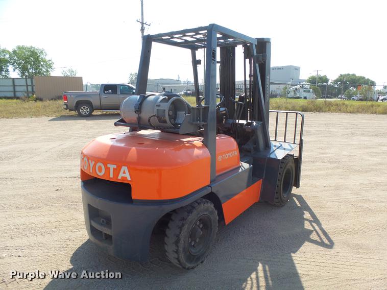 image for item DH9720 1997 Toyota forklift