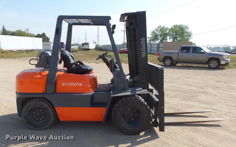 image for item DH9720 1997 Toyota forklift