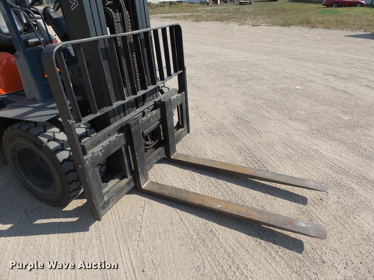 image for item DH9720 1997 Toyota forklift