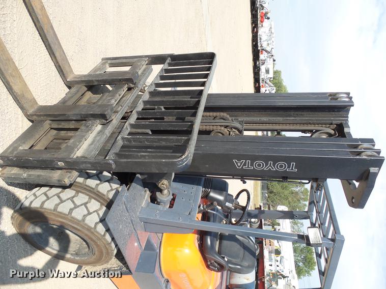 image for item DH9720 1997 Toyota forklift