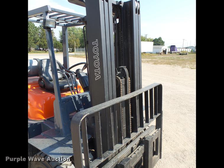 image for item DH9720 1997 Toyota forklift