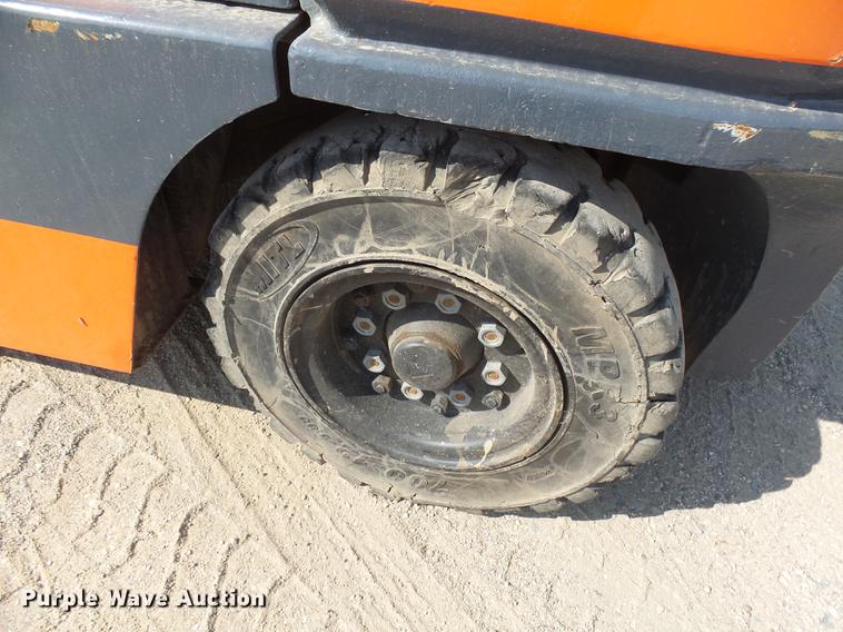 image for item DH9720 1997 Toyota forklift