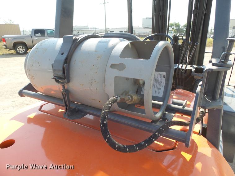 image for item DH9720 1997 Toyota forklift